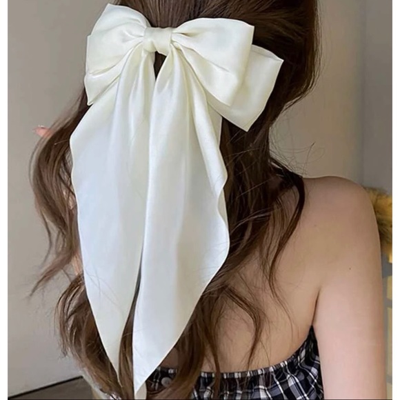 Pretty Bow - Picture 4 of 5